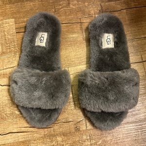 **SOLD** NWT UGG slippers